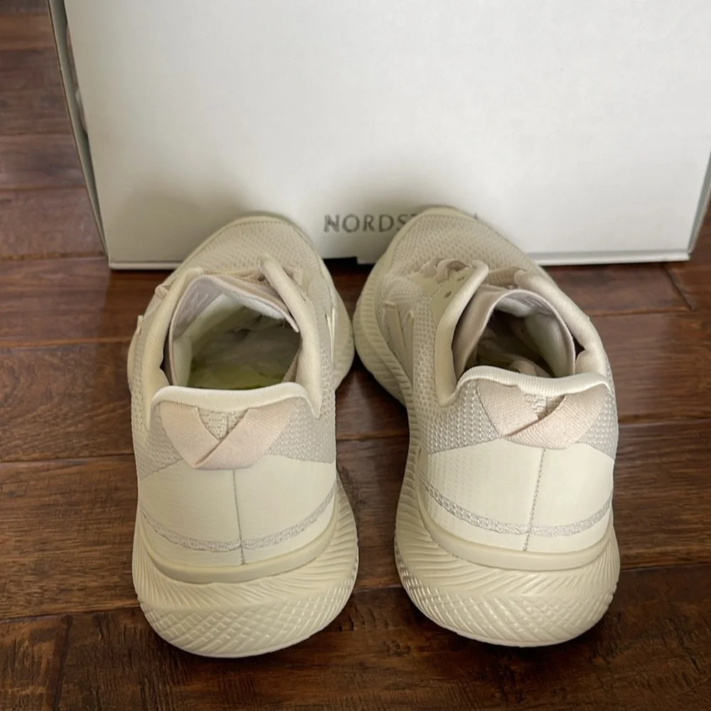 Veja Impala Engineered Mesh Running Sneaker in Natural Pierre EU 37 US 6